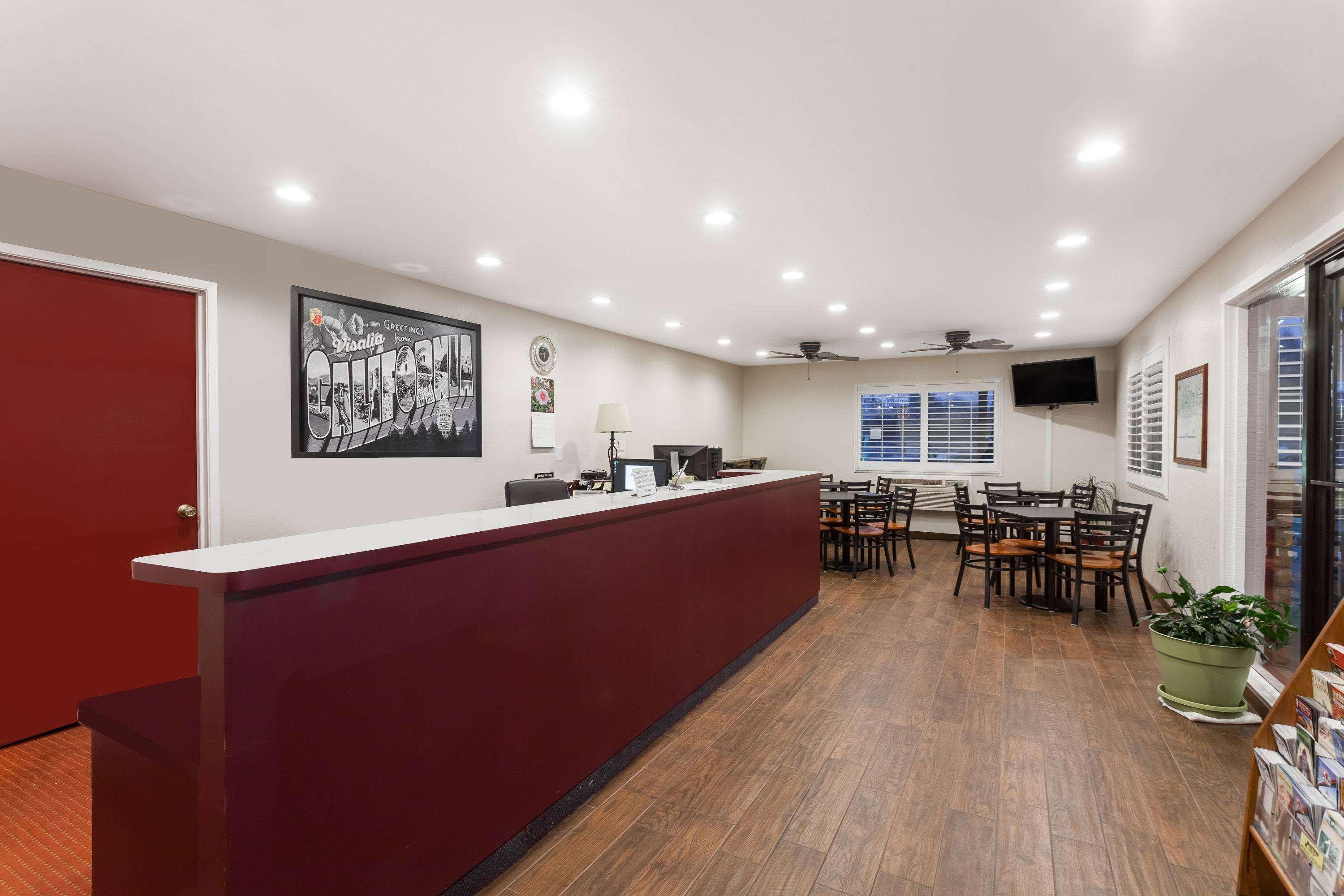 Hotel Super 8 By Wyndham Visalia Esterno foto