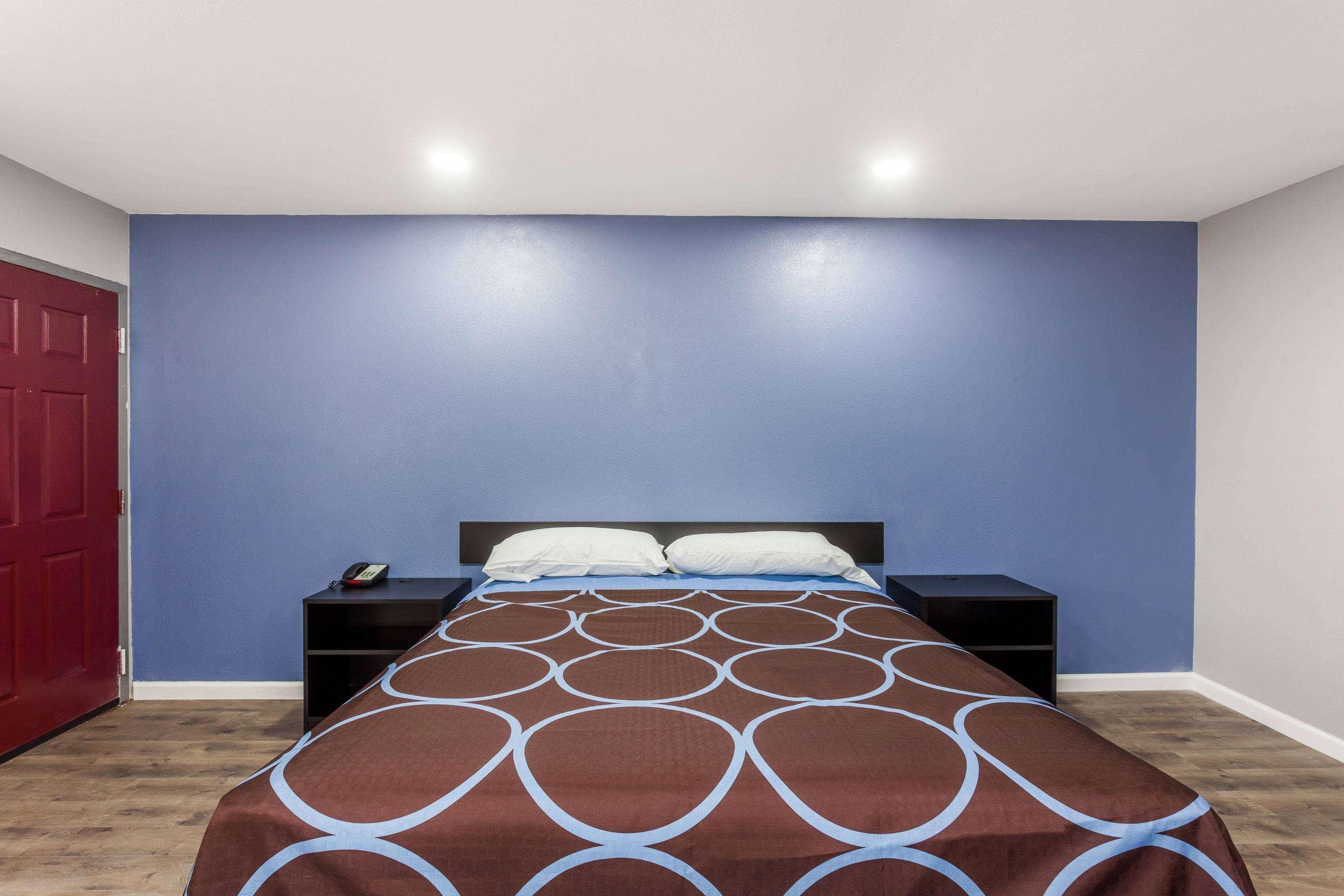 Hotel Super 8 By Wyndham Visalia Esterno foto