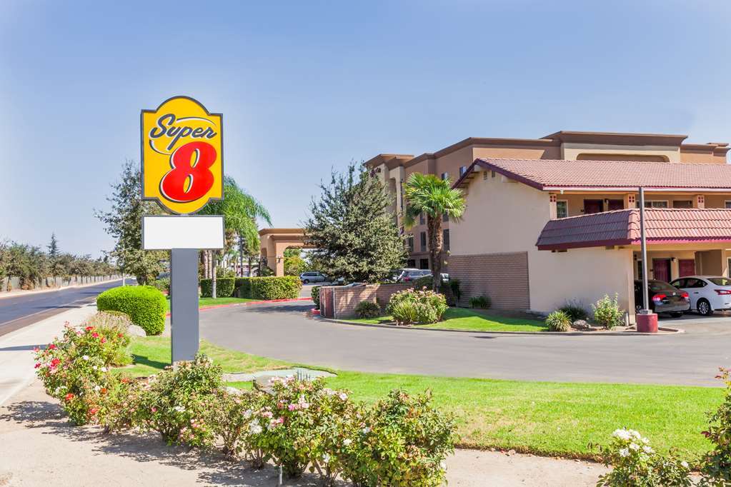 Hotel Super 8 By Wyndham Visalia Esterno foto